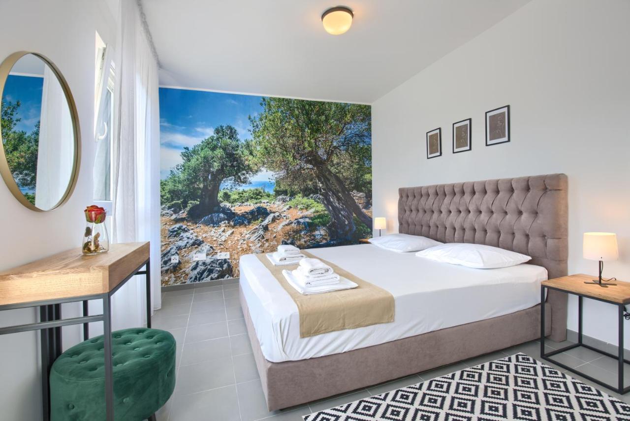 Beautiful Two-Bedroom Seaside Apartment In Premantura Eksteriør bilde